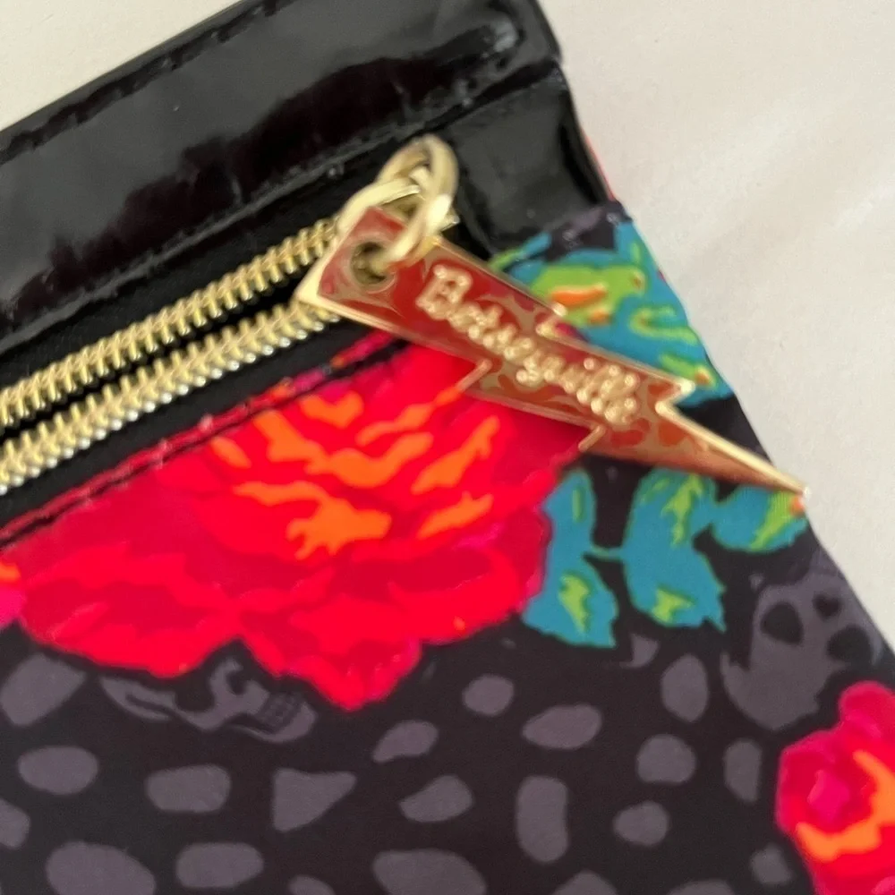 Betsey Johnson Betseyville Large Wristlet Black Rose Skull print